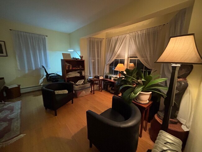 Foto del edificio - 296 Birchwood Dr N
