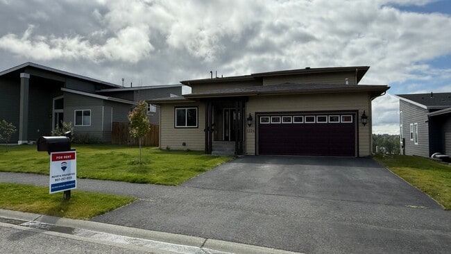 Beautiful Government Hill Home with Amazin... - Beautiful Government Hill Home with Amazin...