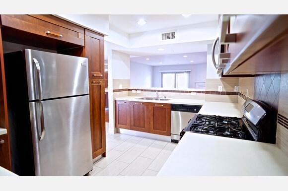 Foto principal - 1240 S Sherbourne Dr