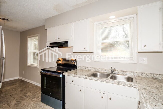 Foto del edificio - 473 Bradwood Ave