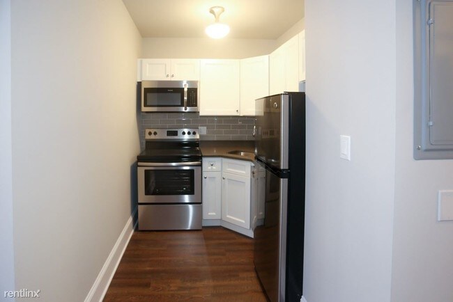 Building Photo - 817 W Lakeside Pl
