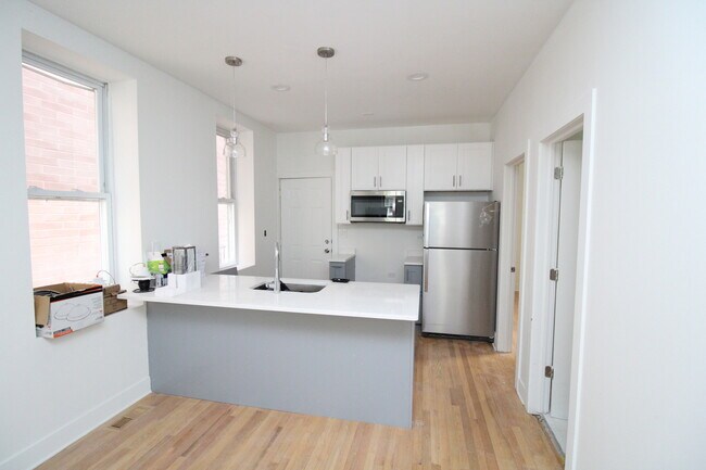 Building Photo - 1544 N Bosworth Ave