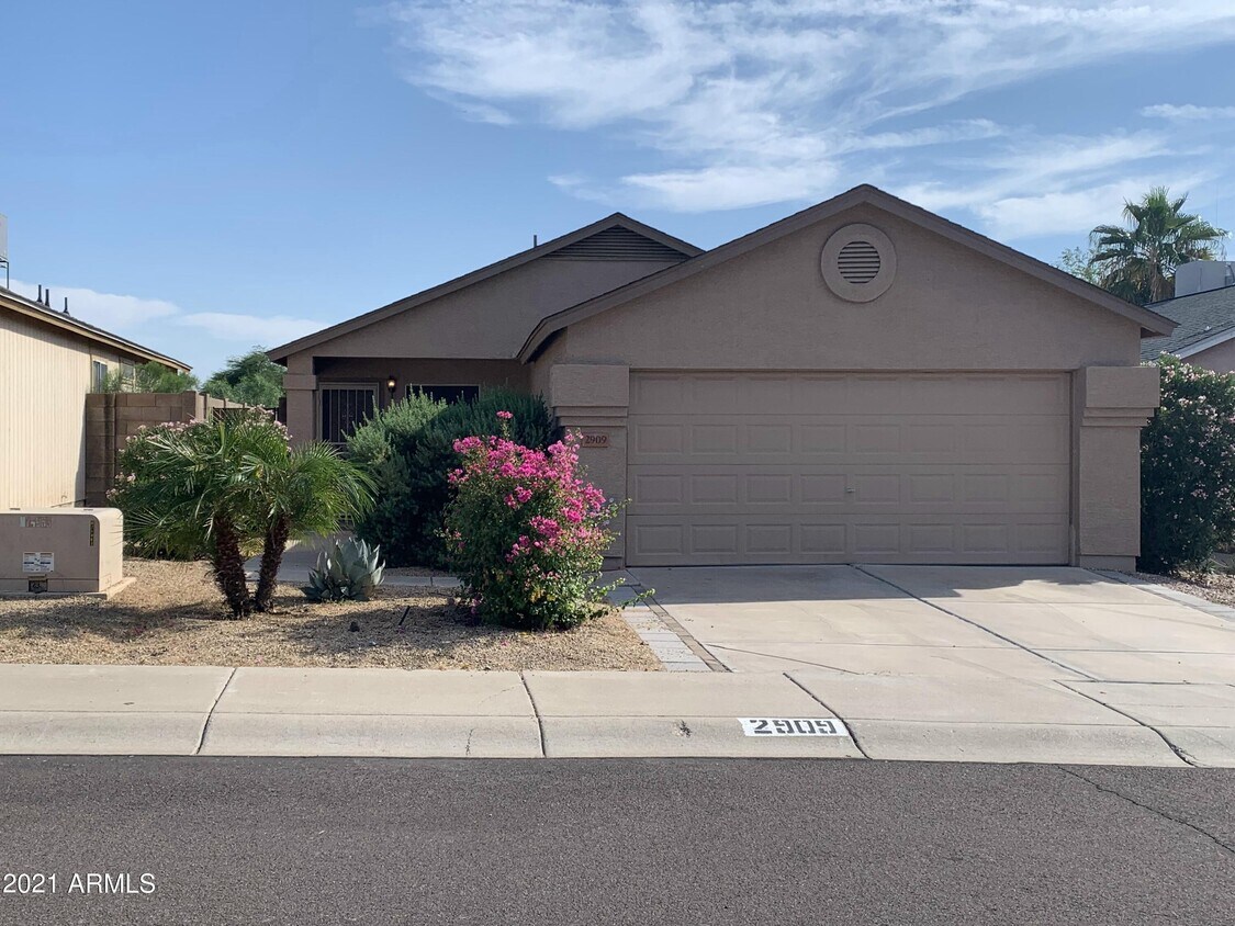 2909 W Irma Ln, Phoenix, AZ 85027 House for Rent in Phoenix, AZ