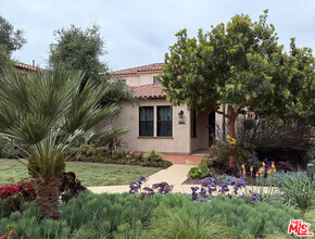 Building Photo - 5441 Tree Farm Ln