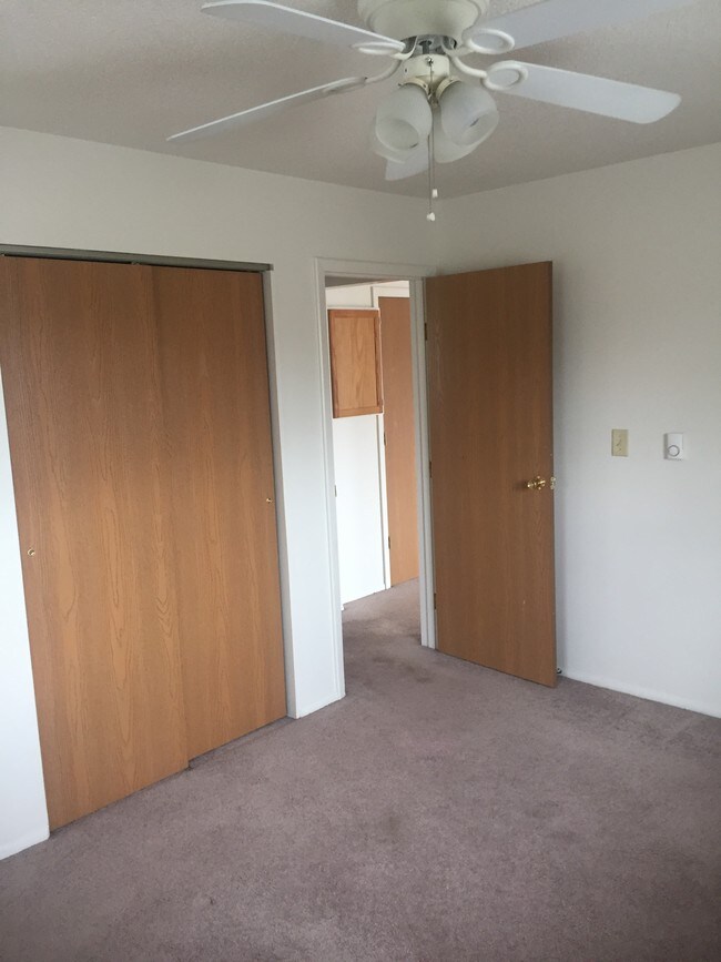 Dormitorio 1 - 816 Cain St