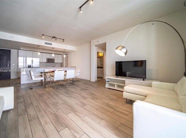 Foto del edificio - 999 SW 1st Ave