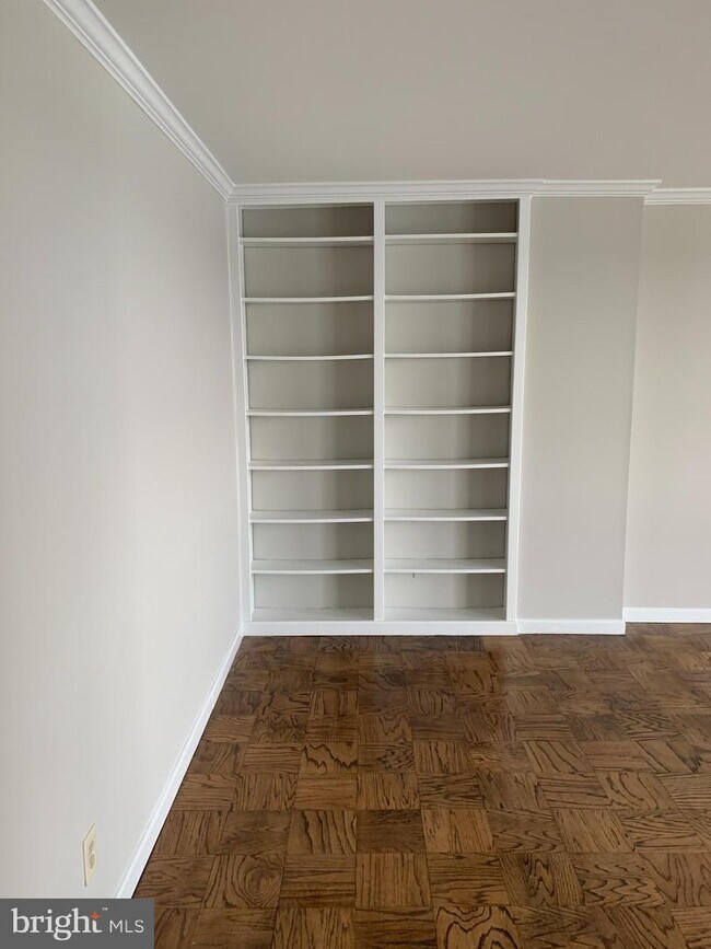 Building Photo - 501 Slaters Ln