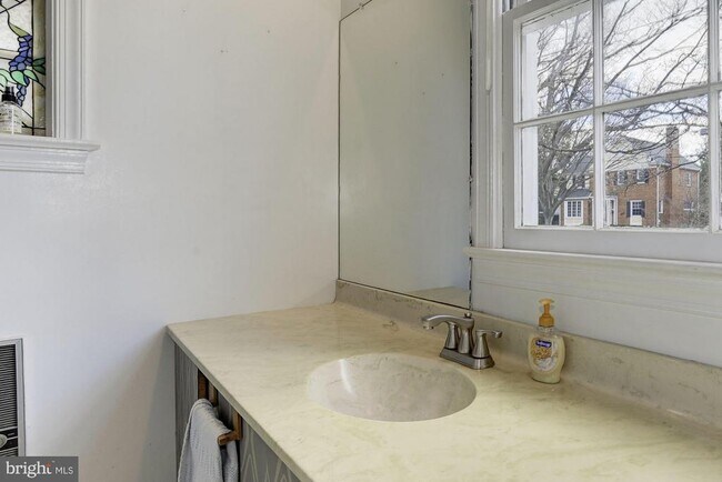 Foto del edificio - 3973 Harrison St NW