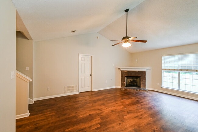 Building Photo - 8161 Loden Cove