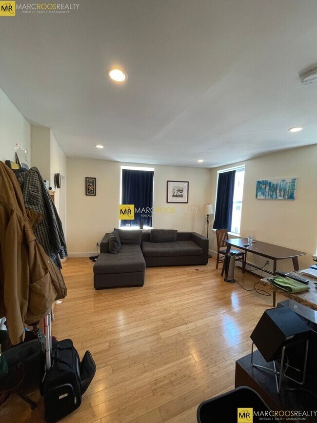 Foto del edificio - 231 Maverick St