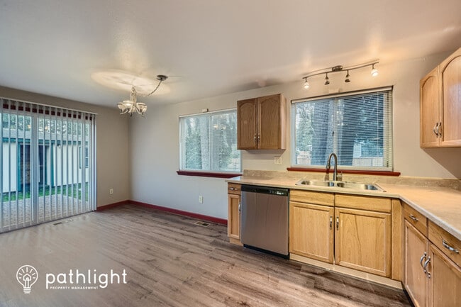 Building Photo - 2326 Cherokee Blvd, Puyallup, WA, 98374