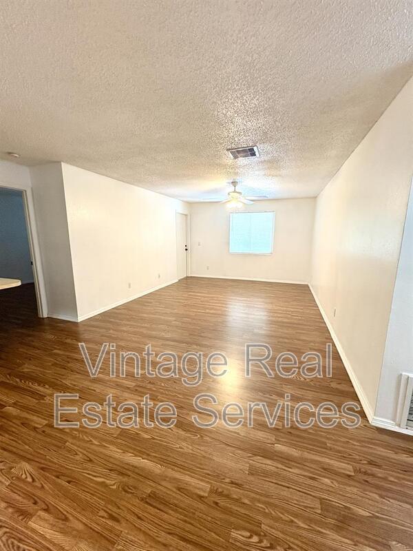 Foto del edificio - 231 Red Maple Pl
