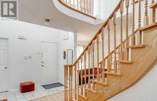 Building Photo - 3177 Colonial Dr