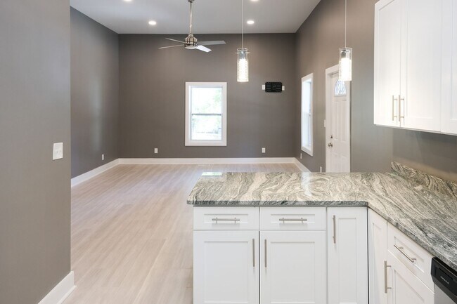 Foto del edificio - Charming 2BR/2BA Home