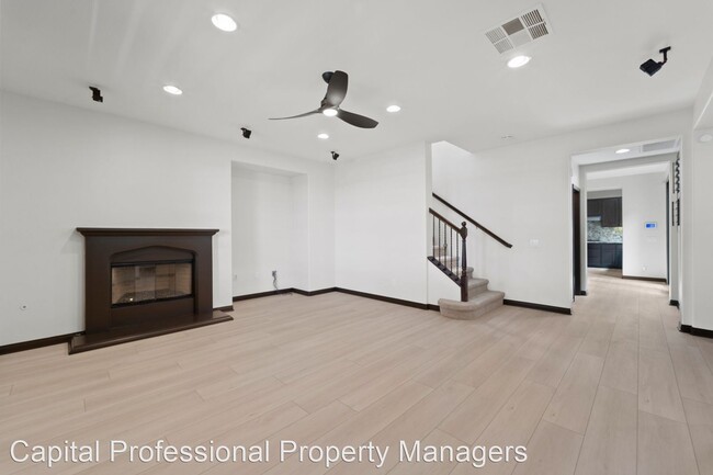 Building Photo - 3 br, 2.5 bath House - 15865 Paseo Montenero