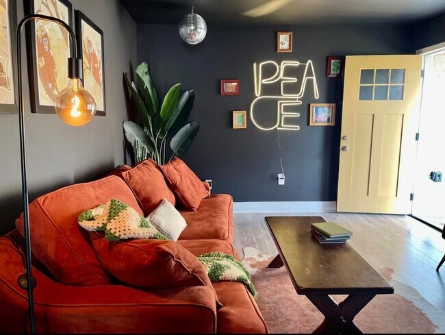 Foto del edificio - 84 N Holmes St