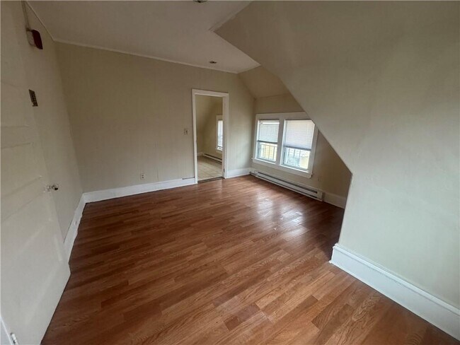 Building Photo - 25 Wesleyan Ave