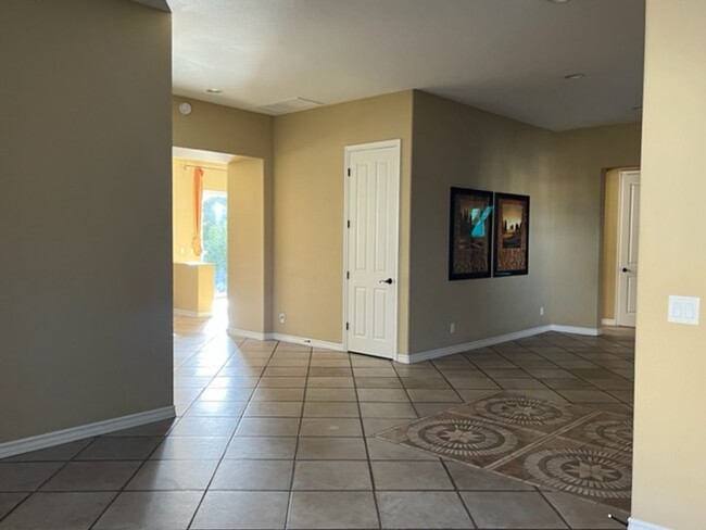 Foto del edificio - Large KB Home in Tehachapi City