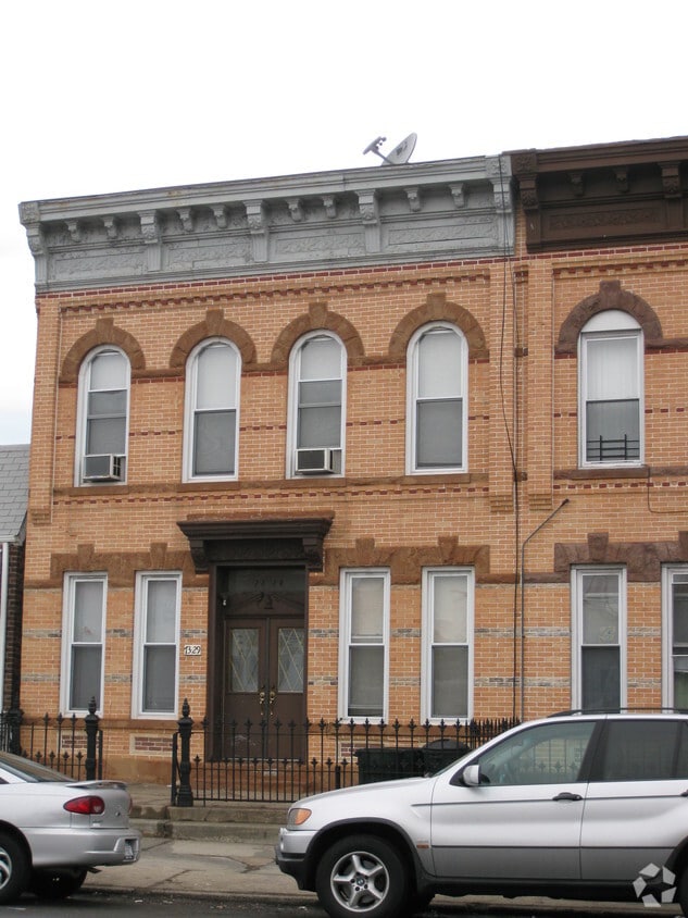 Building Photo - 73-29 Grand Ave