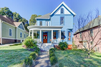 Building Photo - 1027 Eleanor St