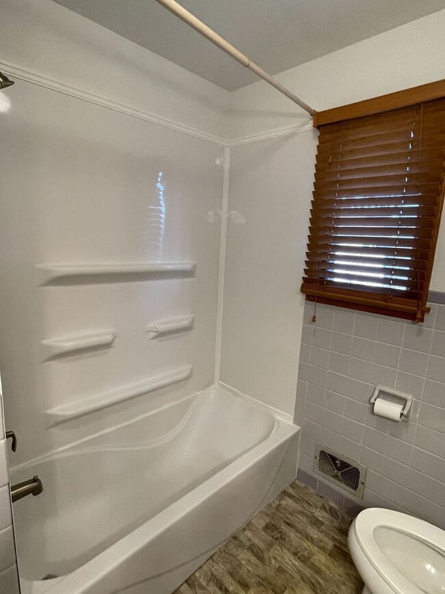 Building Photo - Three Bedroom Home in NE Rochester MN