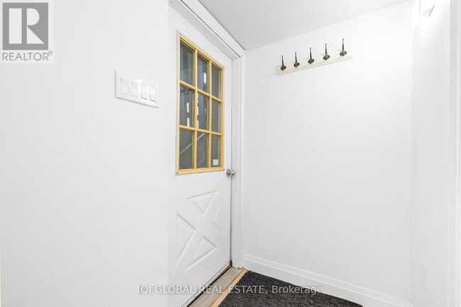 Building Photo - 633 Ossington Ave