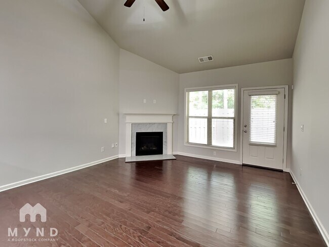 Foto del edificio - 3163 Cross Creek Dr
