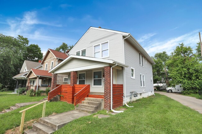Building Photo - 448-450 N Champion Ave