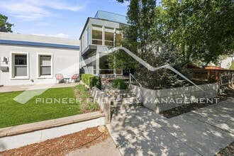 Building Photo - 3625 Mariposa St
