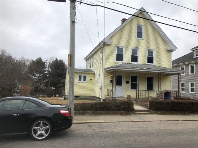 16 Pearl St Unit 1st floor, Westerly, RI 02891 Room for Rent in