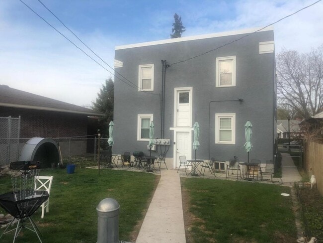 Building Photo - 4040 Minnehaha Ave
