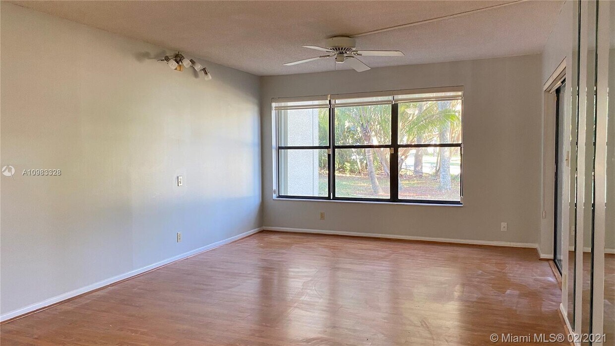 2313 S Cypress Bend Dr Unit 123A, Pompano Beach, FL 33069 Condo for