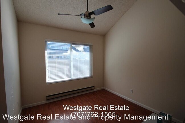 Building Photo - 1022 Civic Center Dr