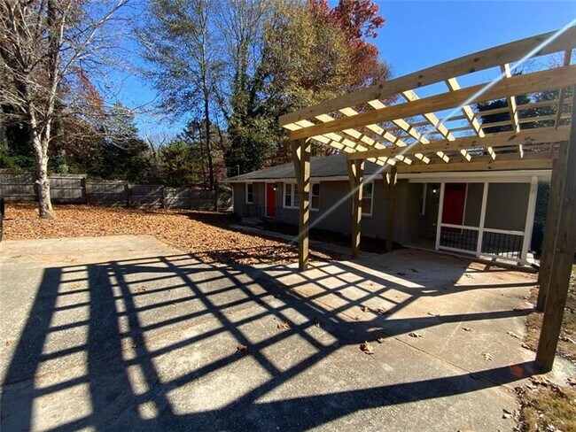 Building Photo - 3557 N Druid Hills Rd