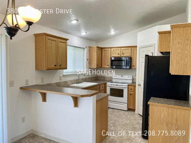 Foto del edificio - 380 NW Foster Dr