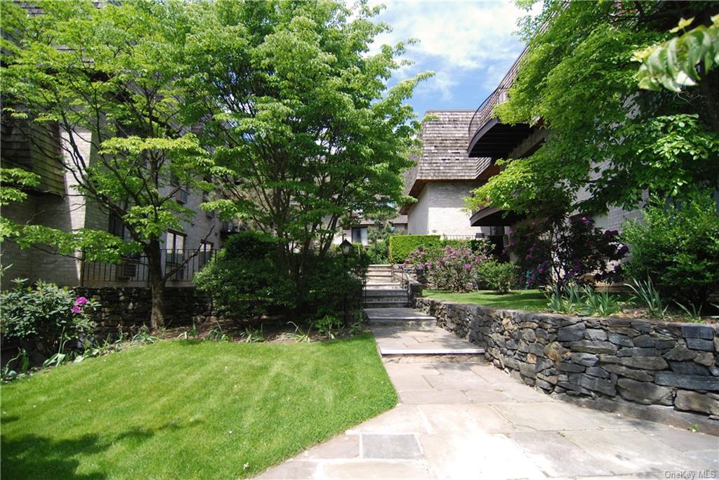 Foto principal - 555 Central Park Ave