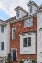 Building Photo - 6909 Stratford Townes Way