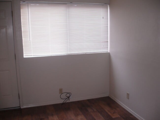 Building Photo - 5773-B Stratton Ln