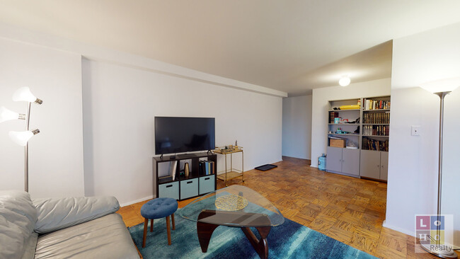 Foto del edificio - 266 E Broadway