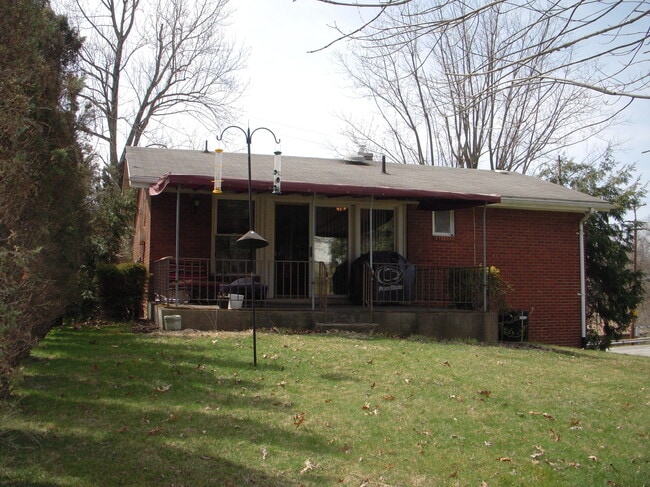 Building Photo - 405 Lindsay Rd