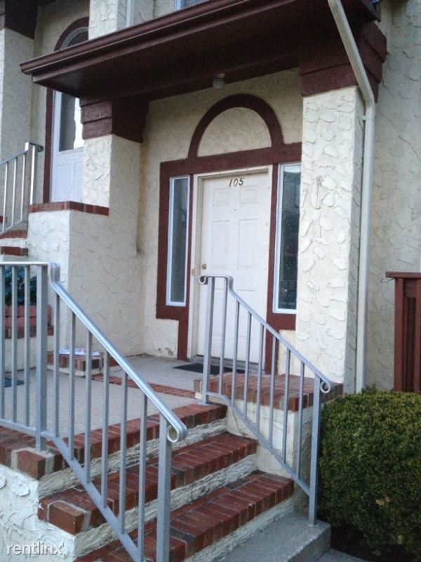 Building Photo - 2 br, 2.5 bath Townhome - 105 Michaels Ct