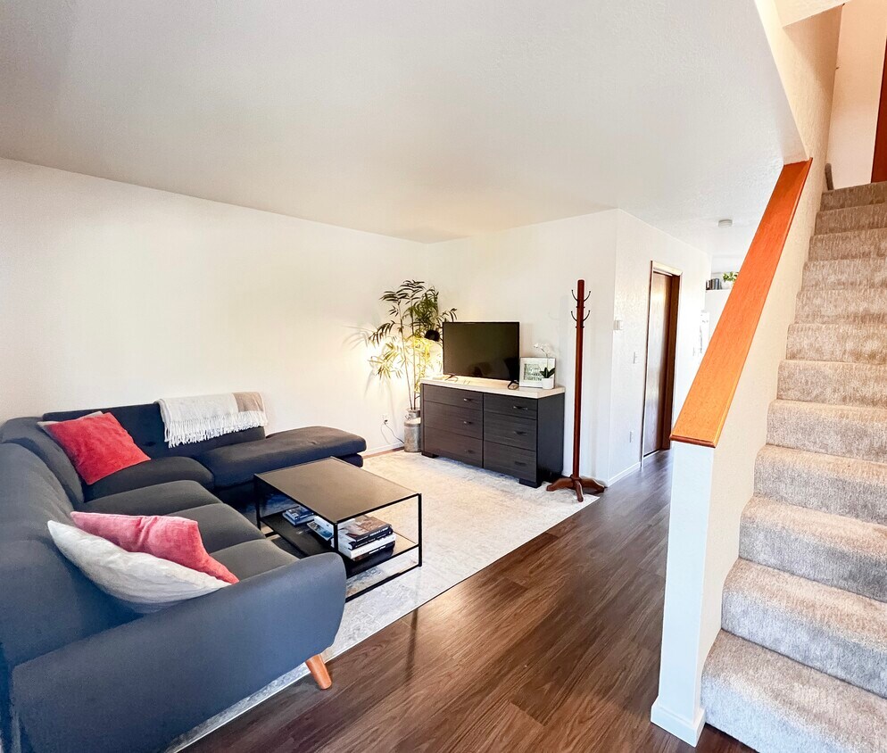 Downstairs - Living - 912 Public Ave