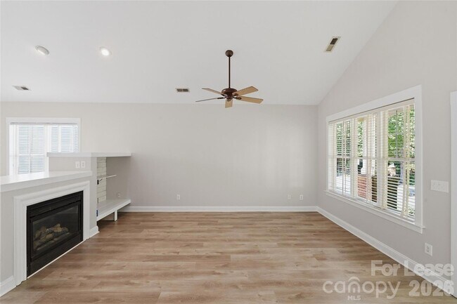 Foto del edificio - 11355 Deer Ridge Ln