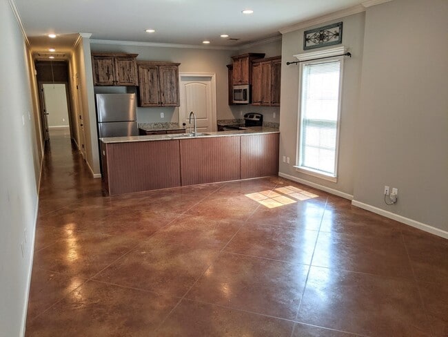 Building Photo - Beautiful Home in the CENTER of LAFAYETTE!!