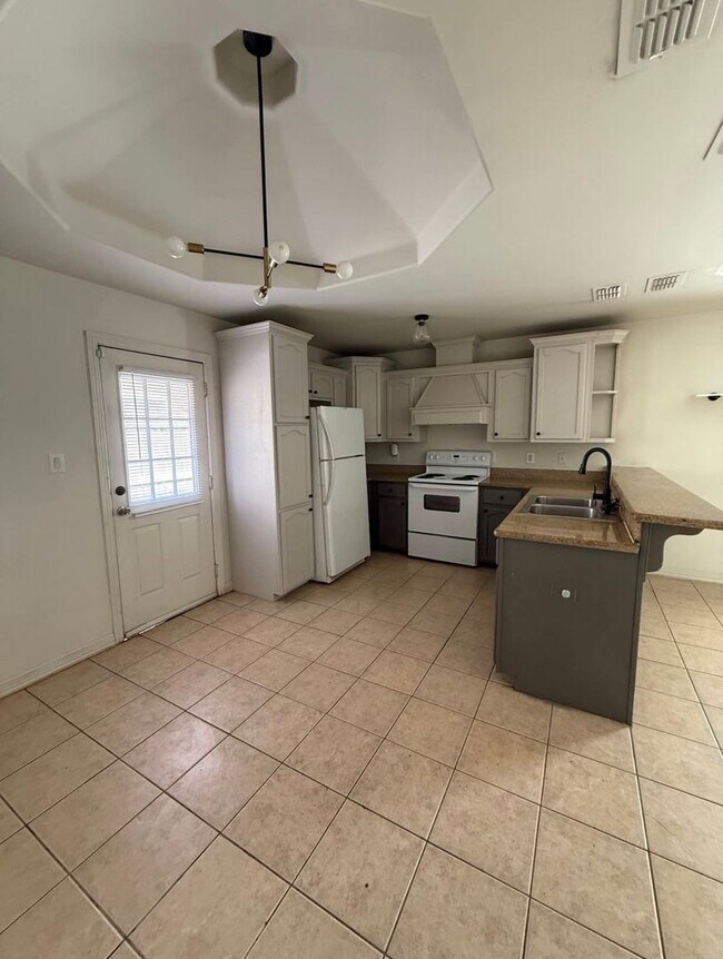 Foto del edificio - 1208 S Diplomat Dr