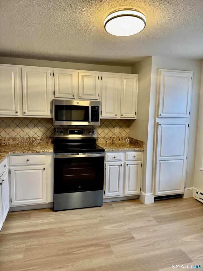 Building Photo - 8 Heather Ridge