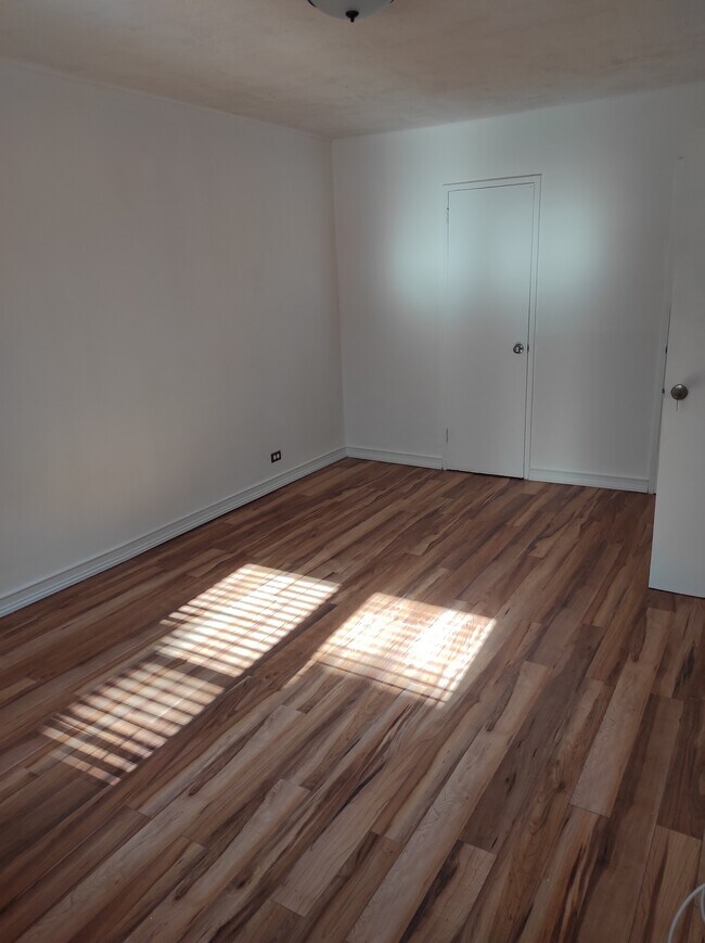 Foto del edificio - 2830 Briggs Ave
