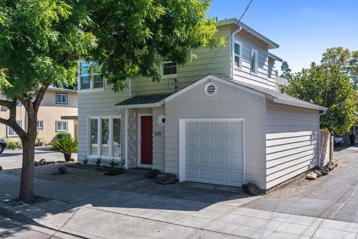 Primary Photo - Fully renovated 2 Story Home in Downtown Napa