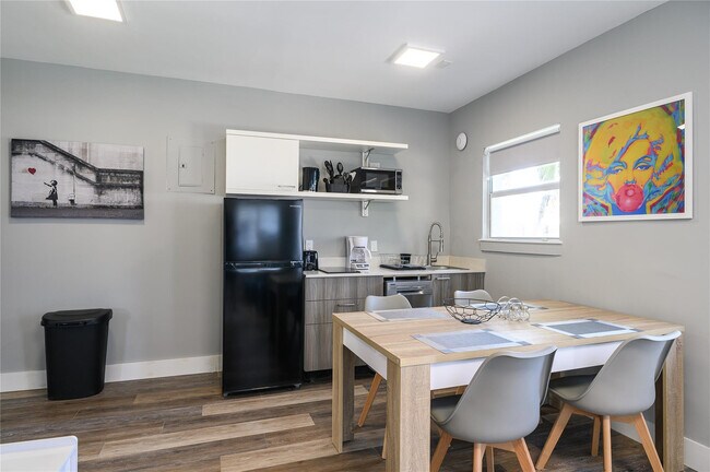 Foto del edificio - 1020 N Victoria Park Rd