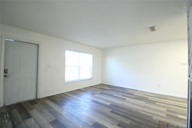 Foto del edificio - 5736 NW 25th Terrace